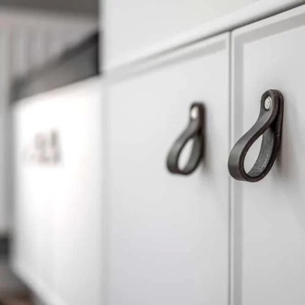 black-transitional-handle-knob