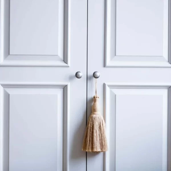 white-gray-classic-knob