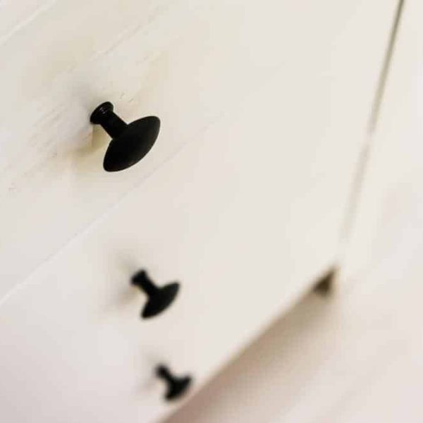 white-wooden-drawer-close-up